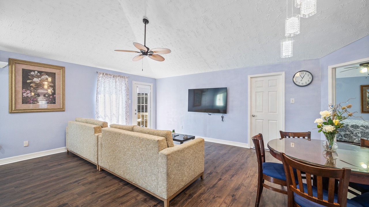 Photo of Livingroom in Barker