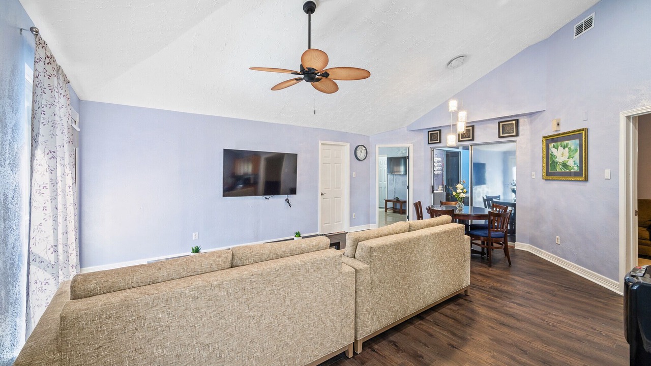 Photo of Livingroom in Barker