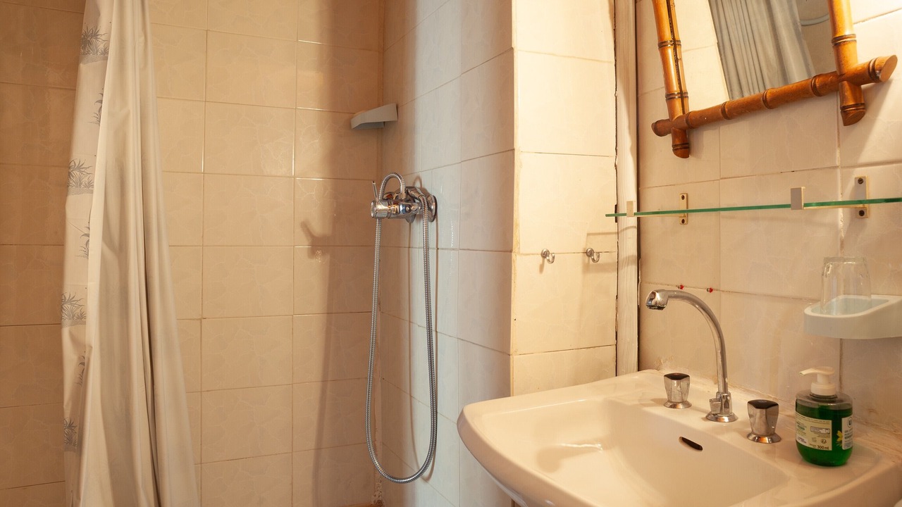 Photo of Bathroom in Sigean