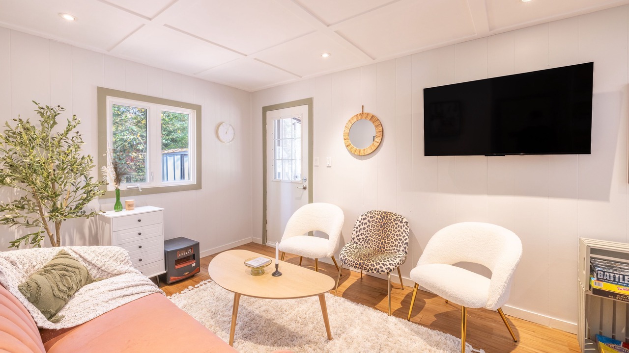 Photo of Livingroom in Irondale