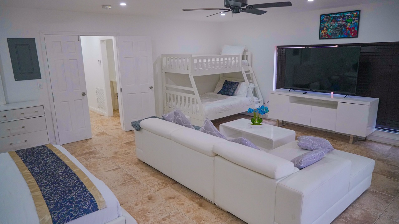 Photo of Bedroom in Coral Springs