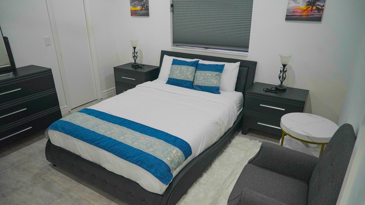 Photo of Bedroom in Coral Springs