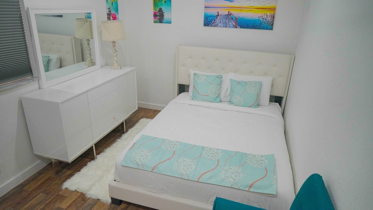 Photo of Bedroom in Coral Springs