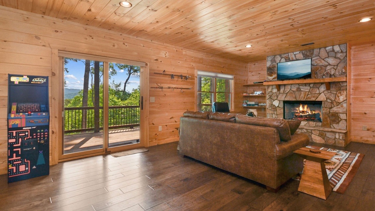 Photo of Others in Aska