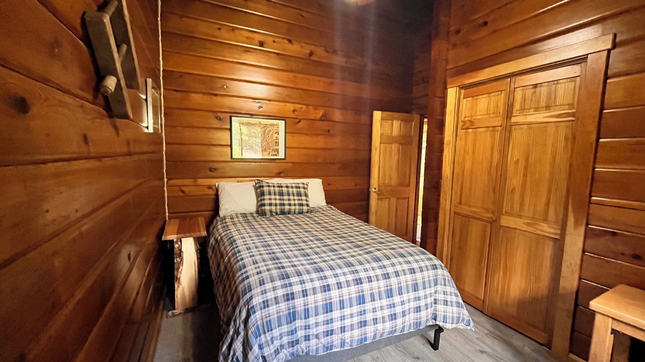 Photo of Bedroom in White Mountains