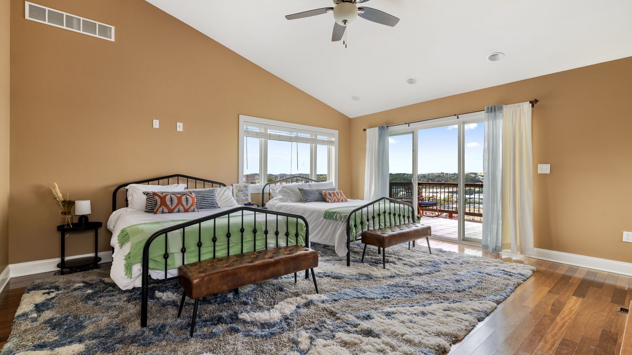 Photo of Patio Balcony in South Side Slopes