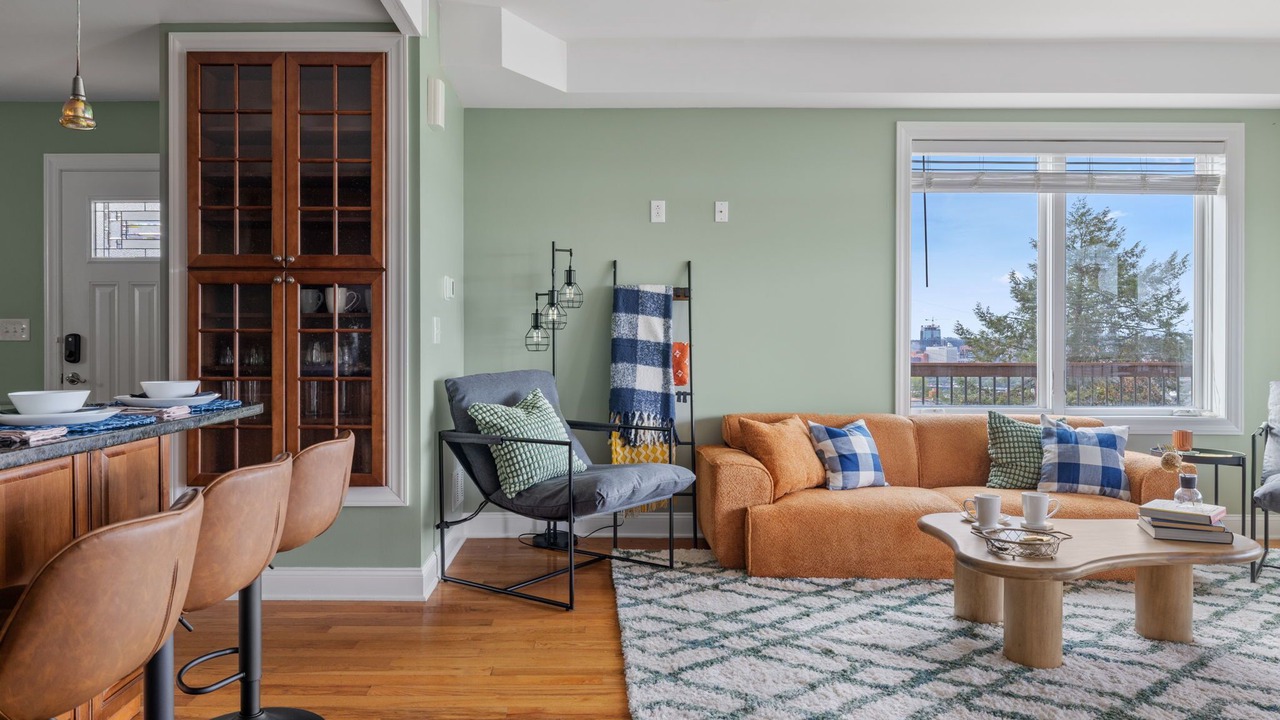 Photo of Bedroom in South Side Slopes
