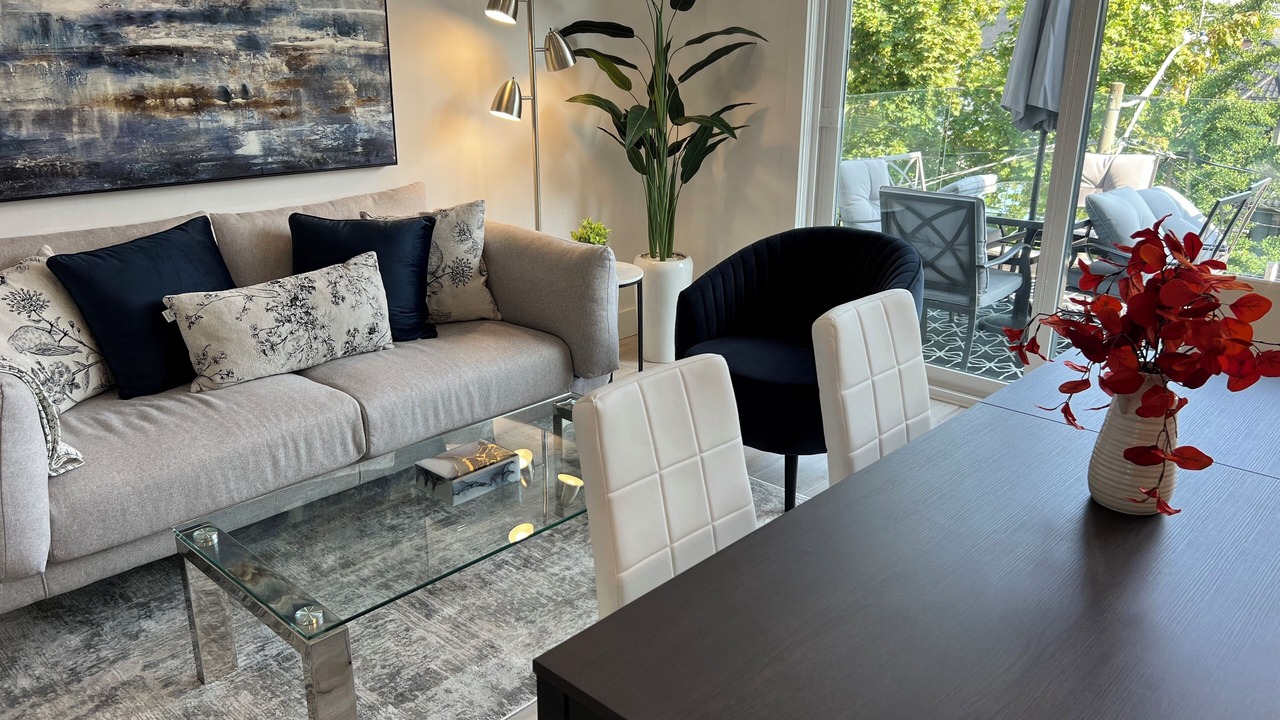 Photo of Livingroom in Leslieville