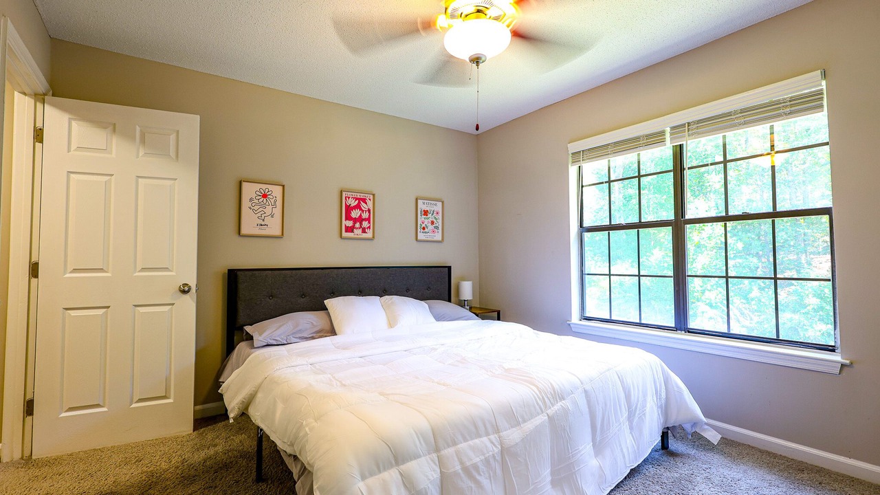 Photo of Bedroom in Apex