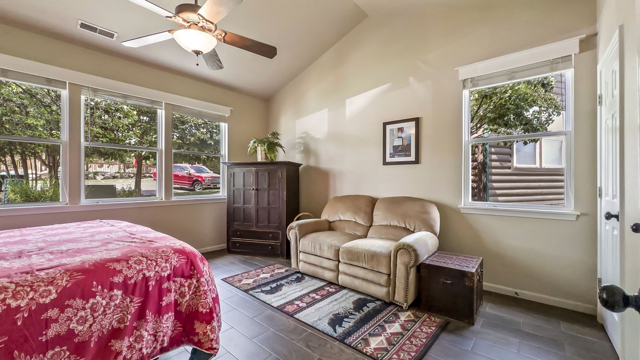 Photo of Bedroom in Camdenton