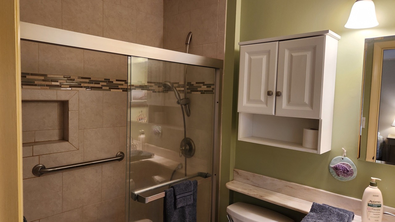 Photo of Bathroom in Davis Wharf