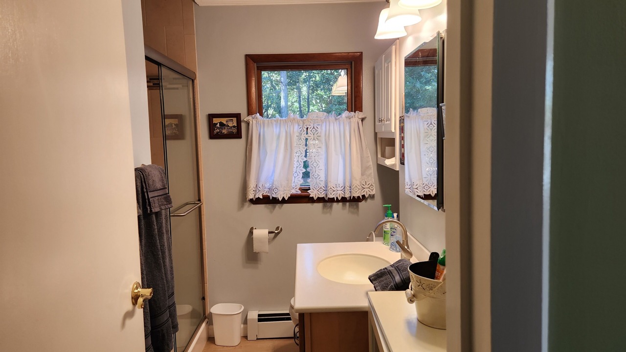 Photo of Bathroom in Davis Wharf