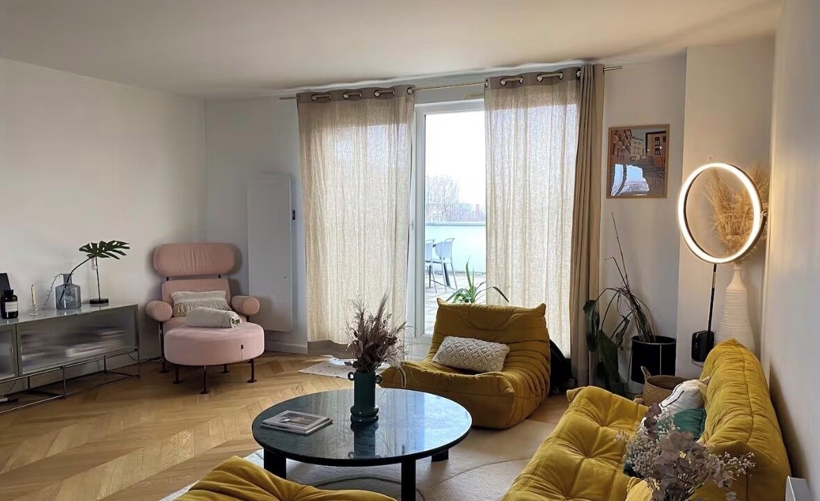Photo of Livingroom in Yves Farge - Le Fleuve