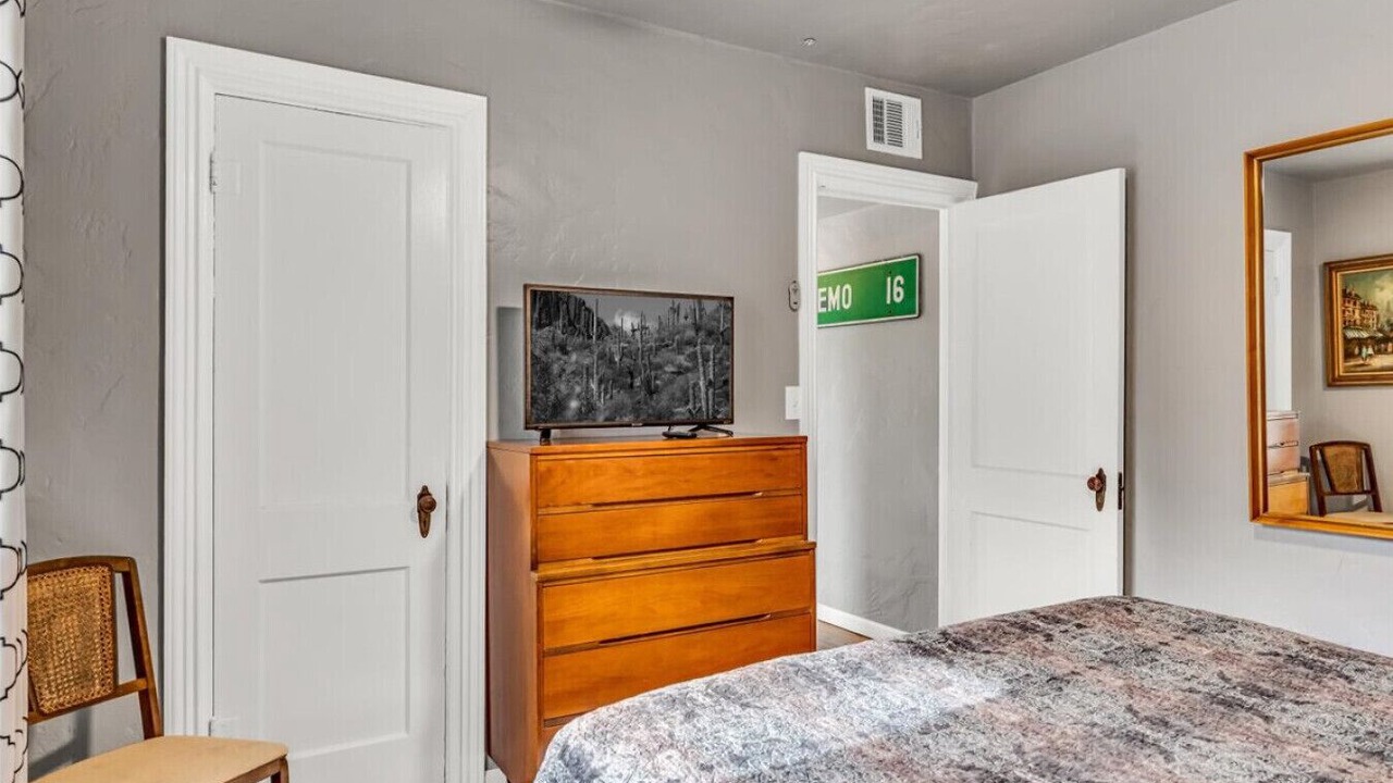 Photo of Bedroom in Feldman's