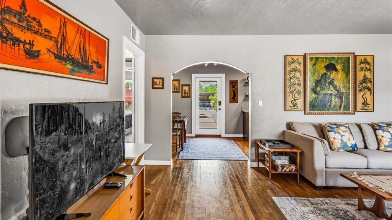 Photo of Livingroom in Feldman's