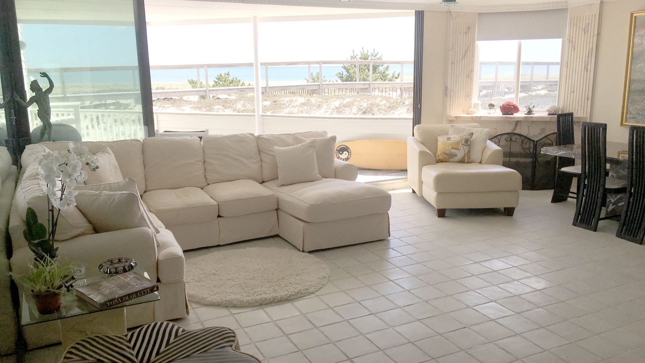 Photo of Livingroom in Westhampton Beach
