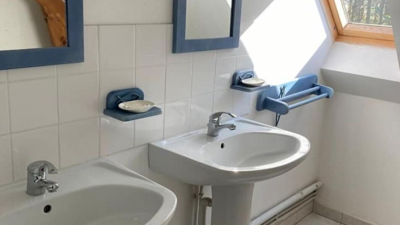 Photo of Bathroom in Rue