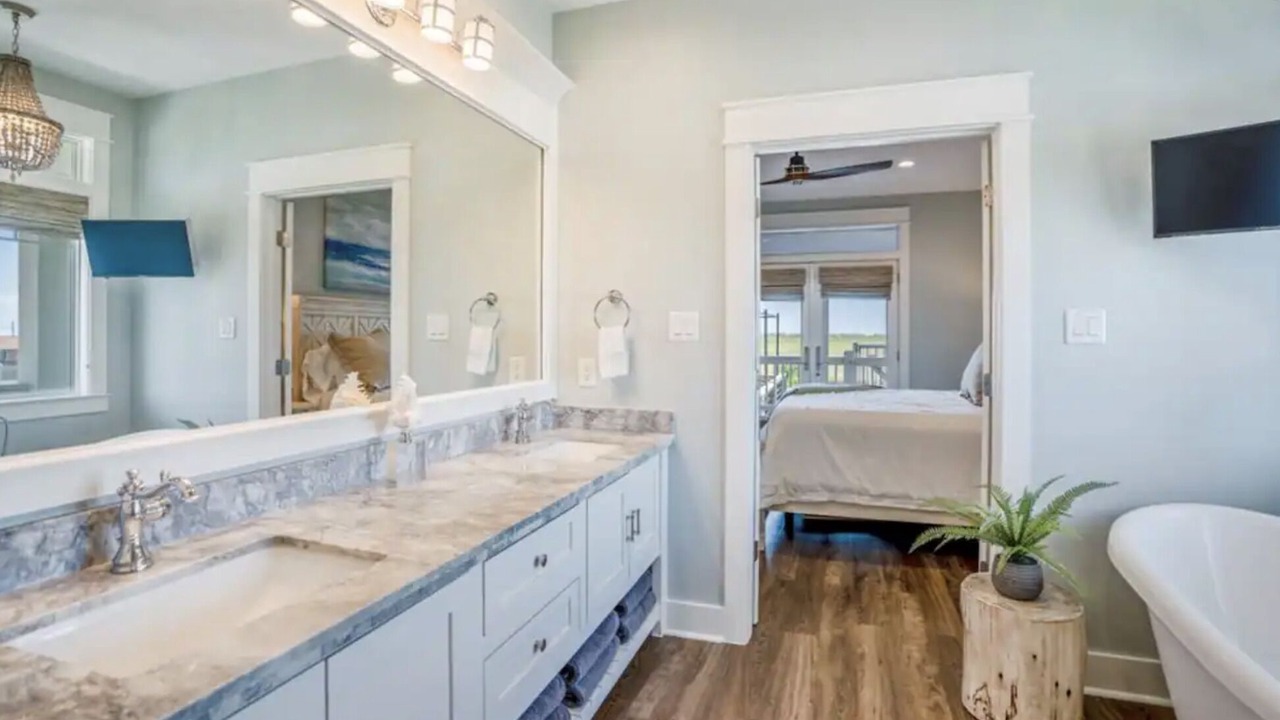 Photo of Bathroom in Port Bolivar