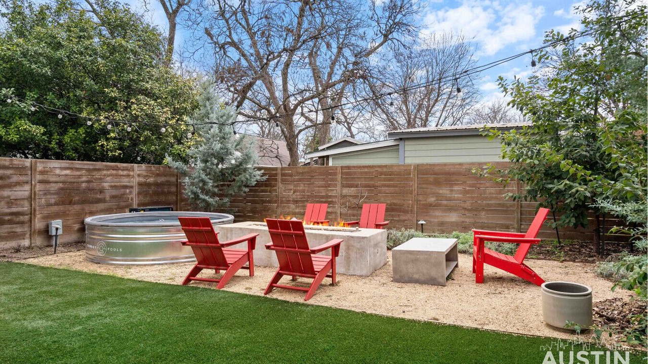 Photo of Outdoor in Holly
