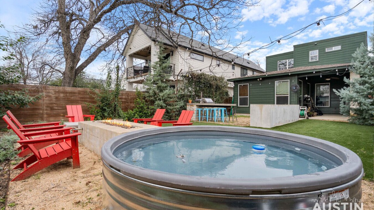 Photo of Outdoor in Holly