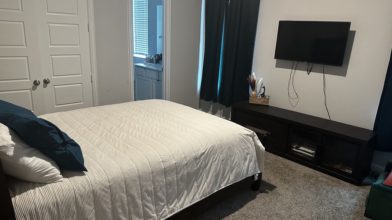 Photo of Bedroom in The Colony