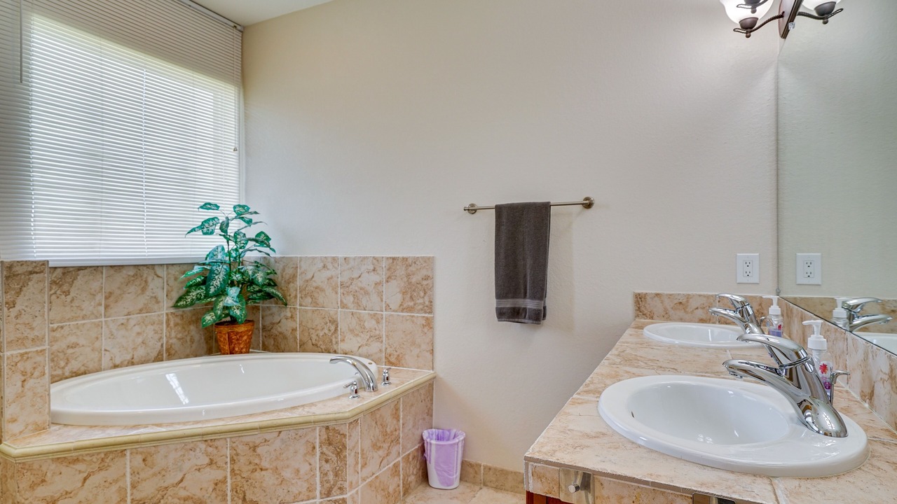 Photo of Bathroom in Trafalgar