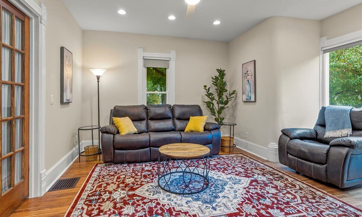 Photo of Livingroom in Cedar Falls