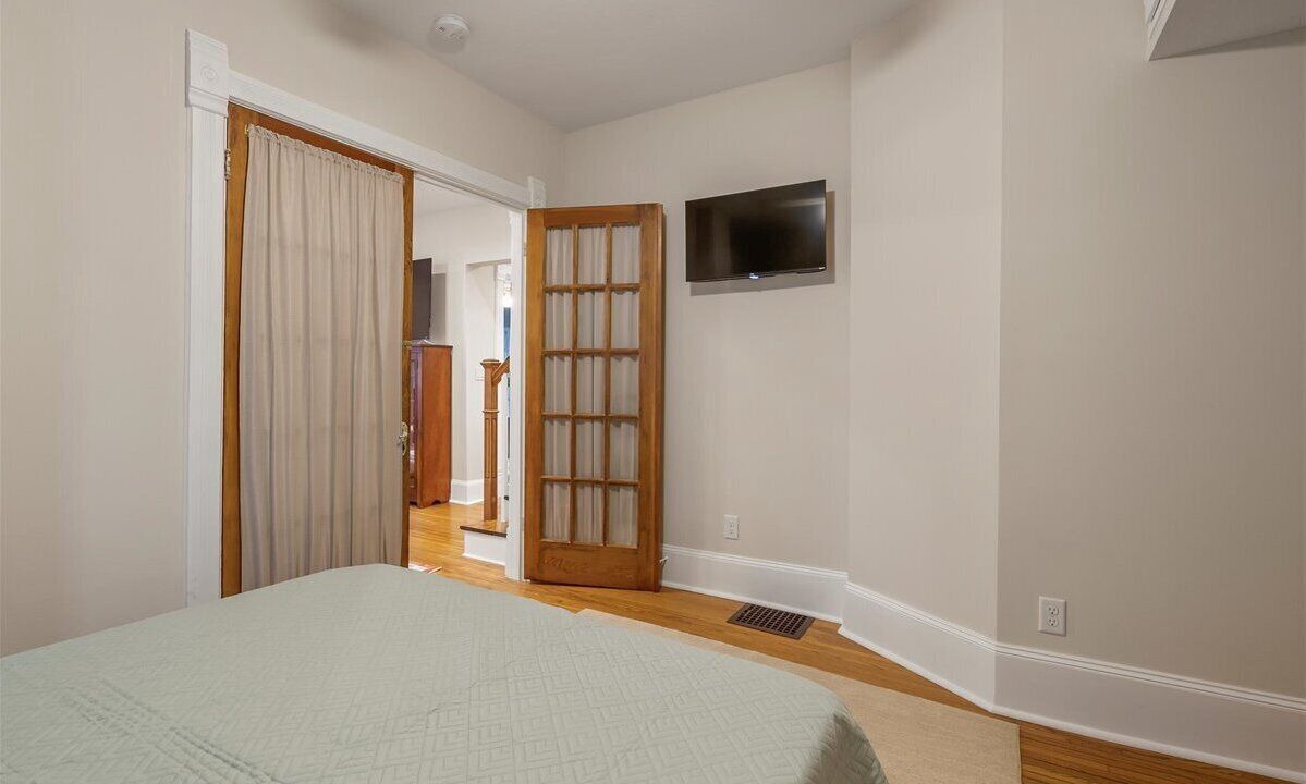 Photo of Bedroom in Cedar Falls