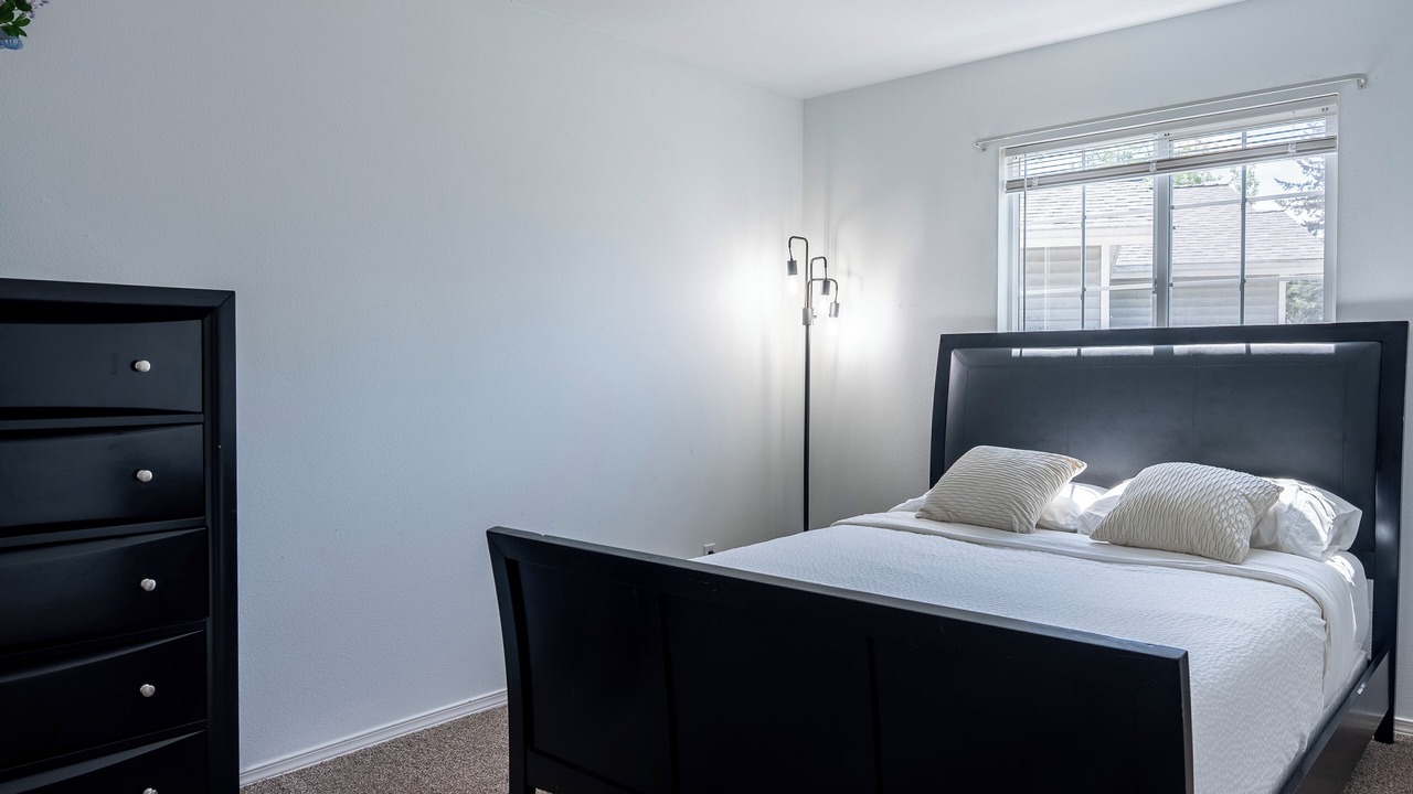 Photo of Bedroom in Paine Field-Lake Stickney