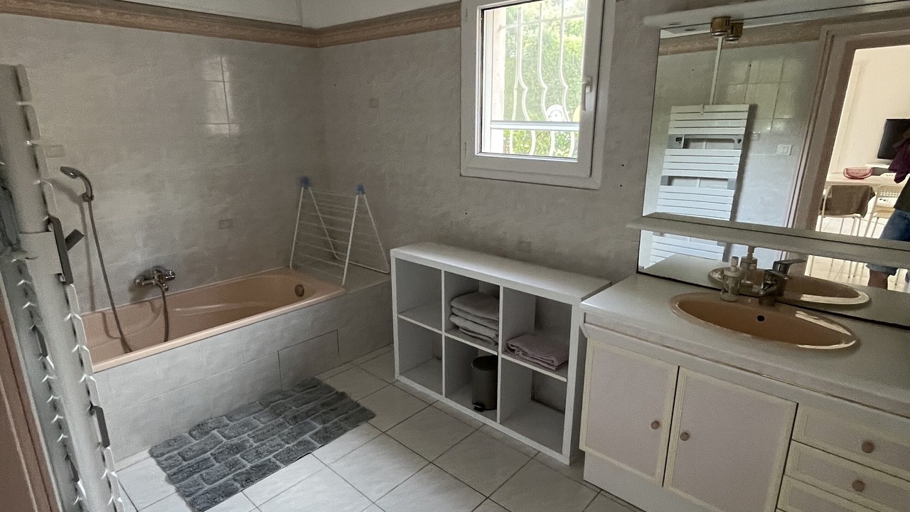 Photo of Bathroom in Bouc-Bel-Air