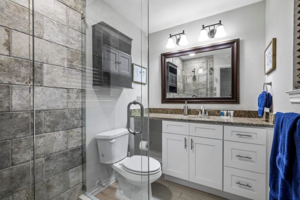 Photo of Bathroom in Original Town