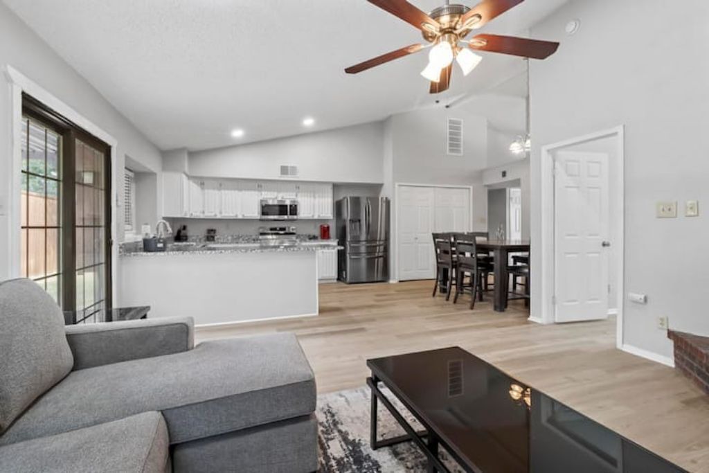 Photo of Livingroom in Denton