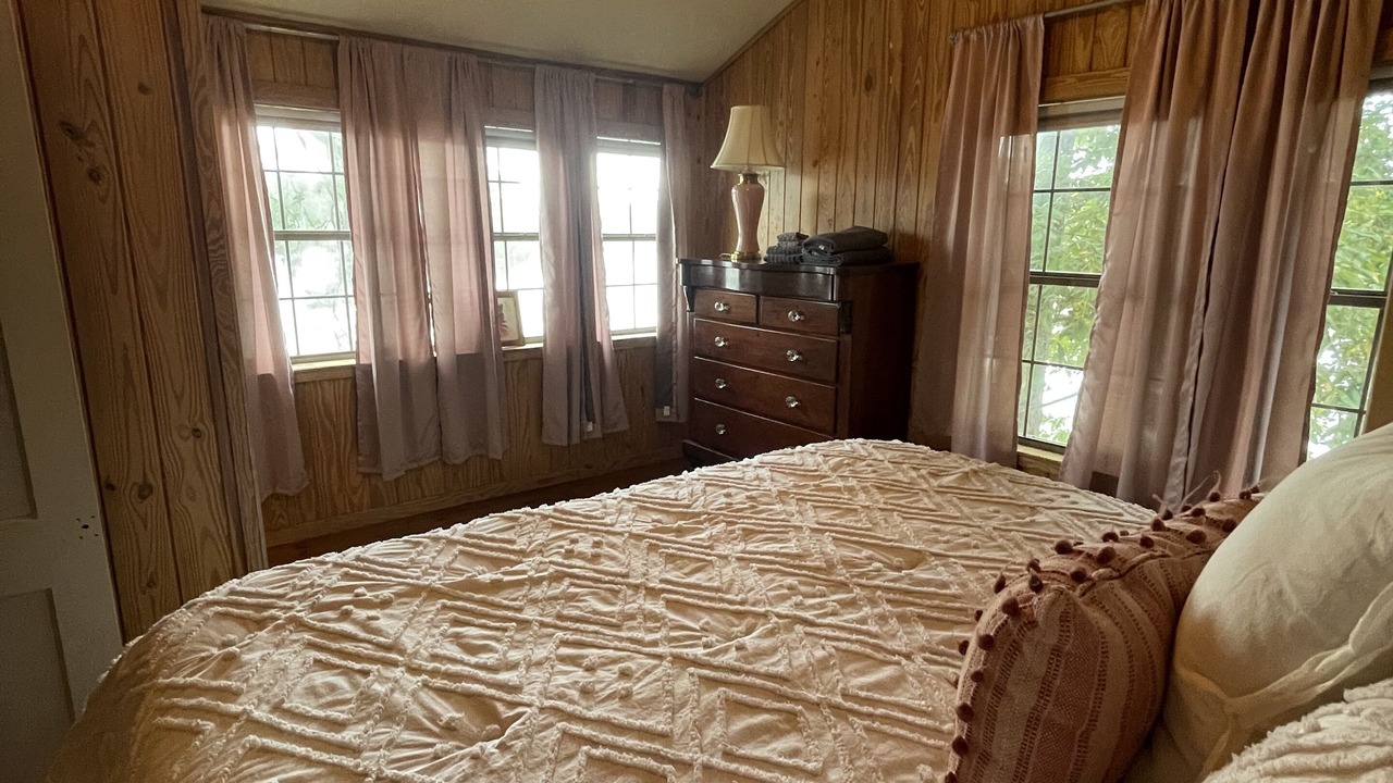 Photo of Bedroom in Oak Vale