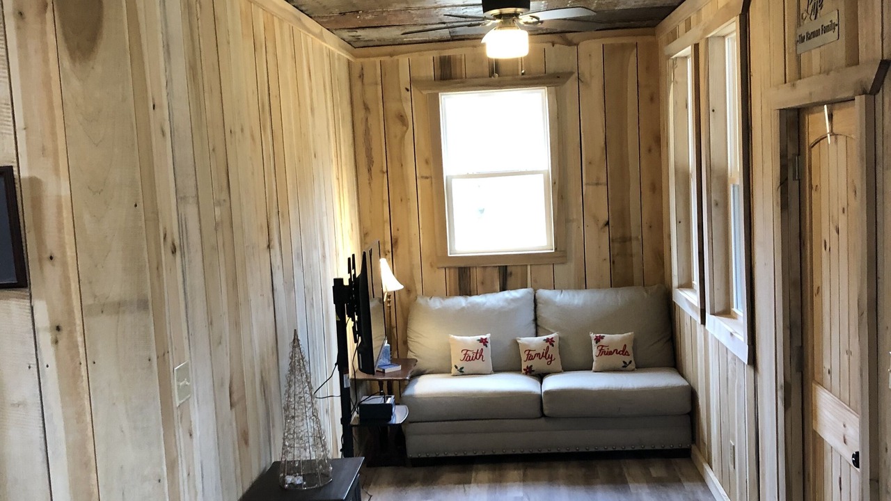 Photo of Livingroom in Wedowee