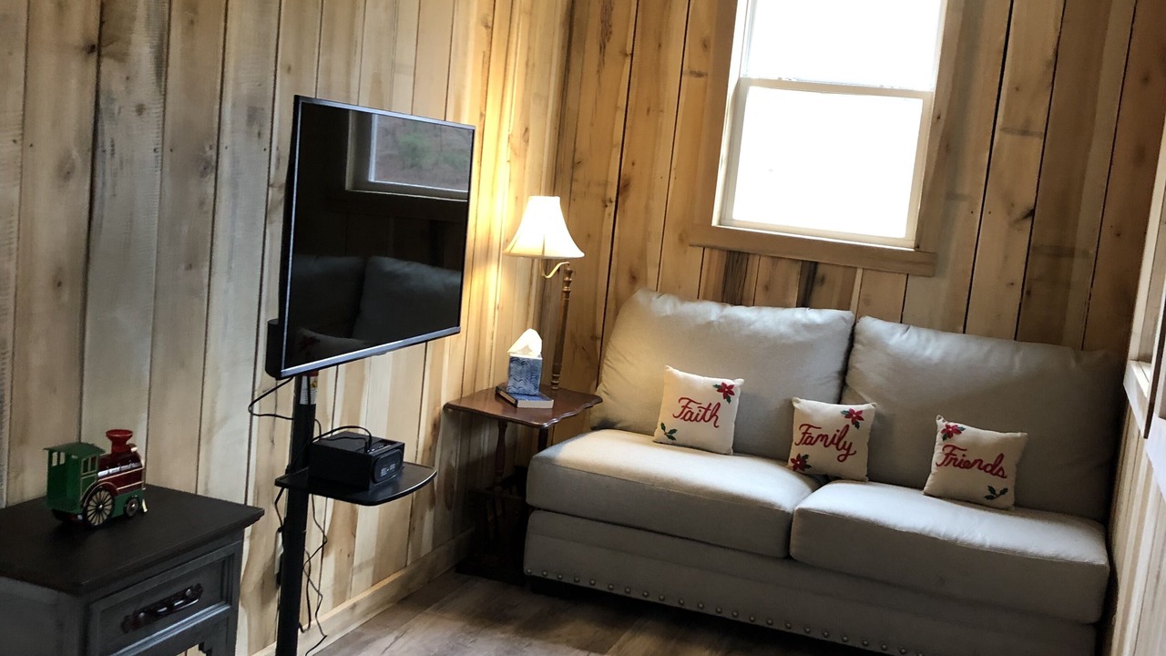 Photo of Livingroom in Wedowee