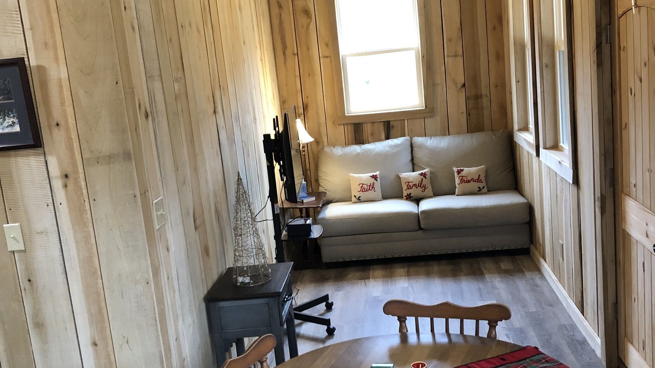 Photo of Livingroom in Wedowee