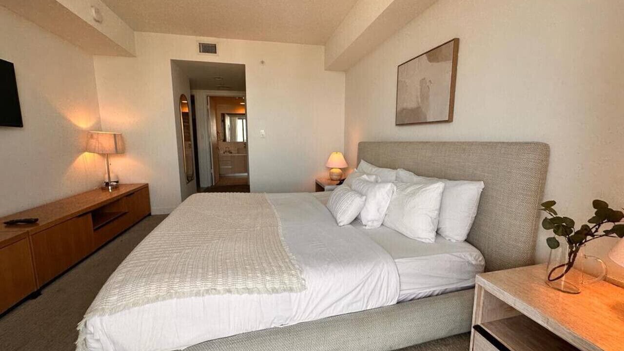 Photo of Bedroom in Hallandale Beach