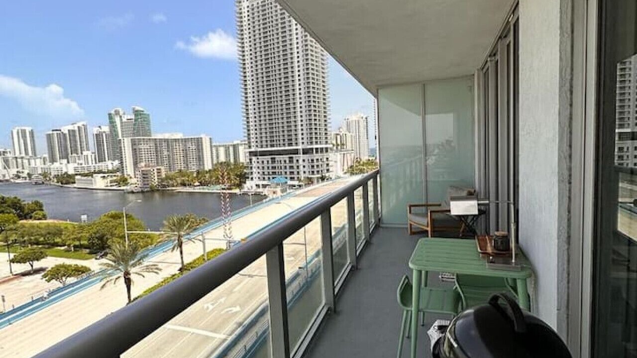 Photo of Outdoor in Hallandale Beach