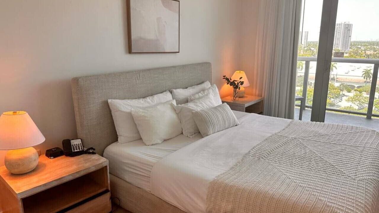 Photo of Bedroom in Hallandale Beach