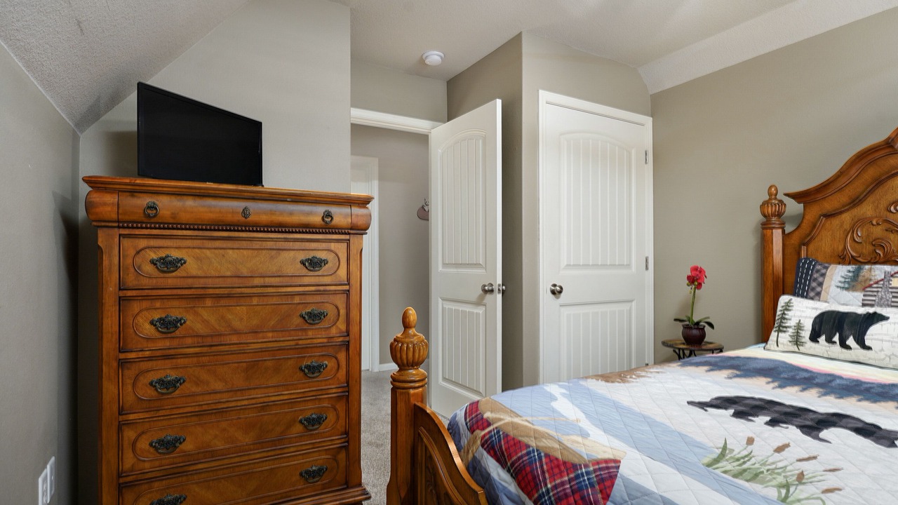 Photo of Bedroom in Hollister
