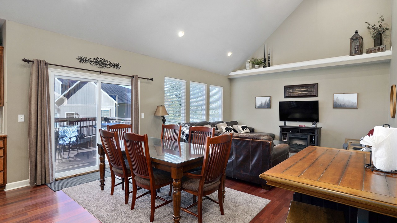 Photo of Livingroom in Hollister