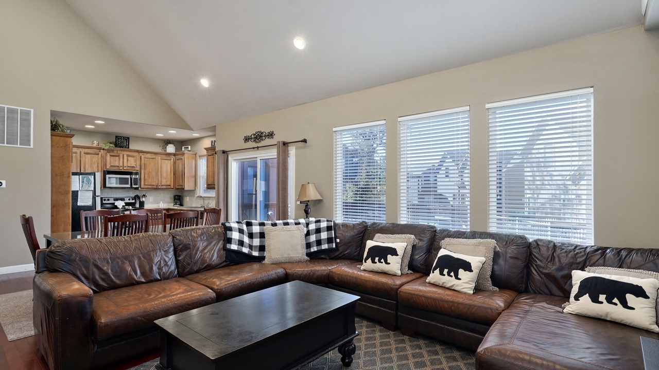 Photo of Livingroom in Hollister