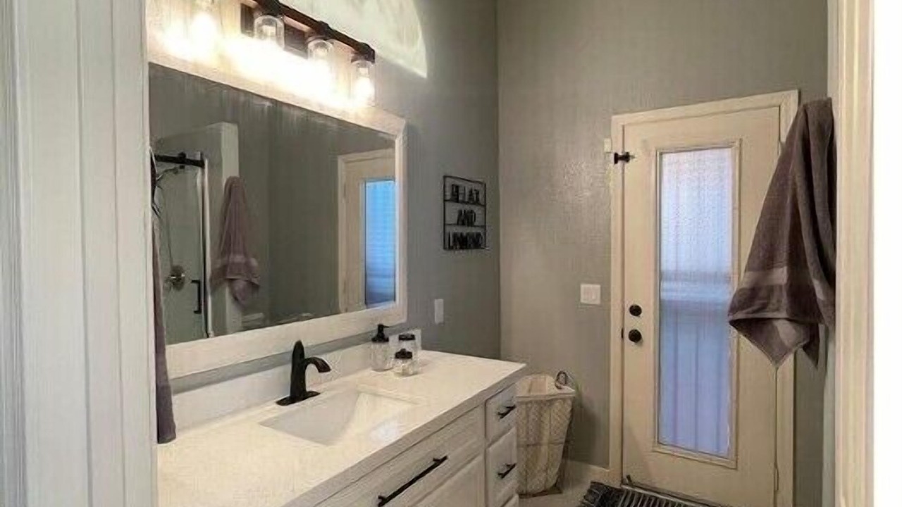 Photo of Bathroom in Arrowhead Ranch
