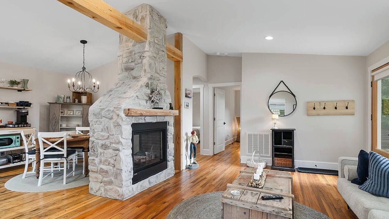 Photo of Livingroom in New Hill