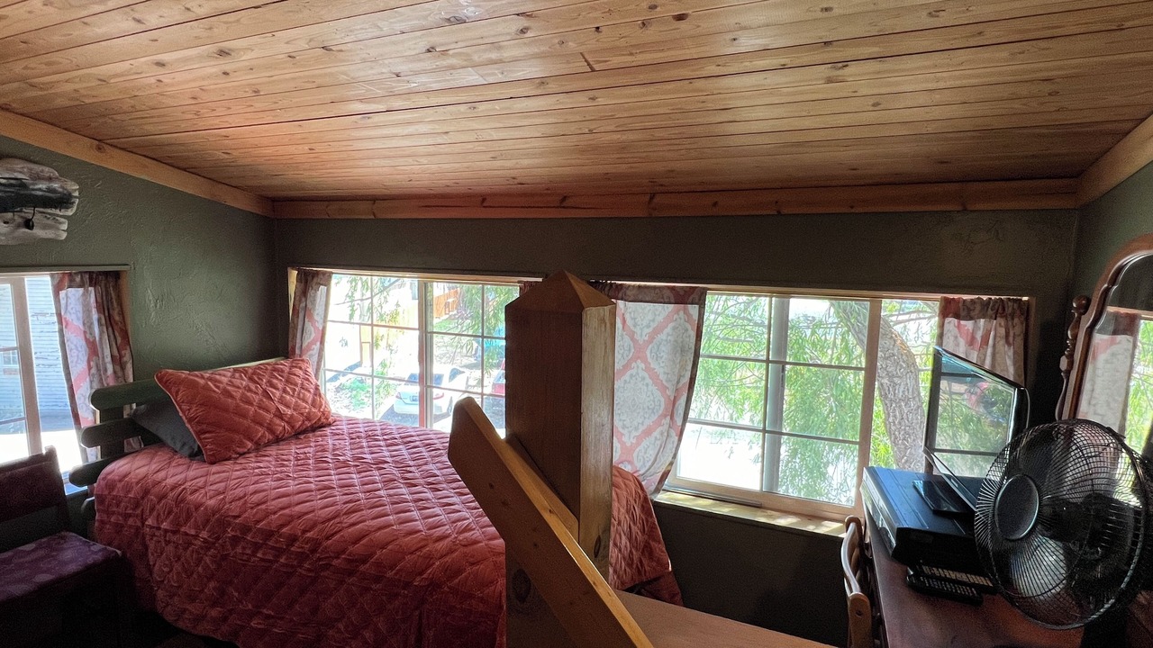 Photo of Bedroom in Conconully