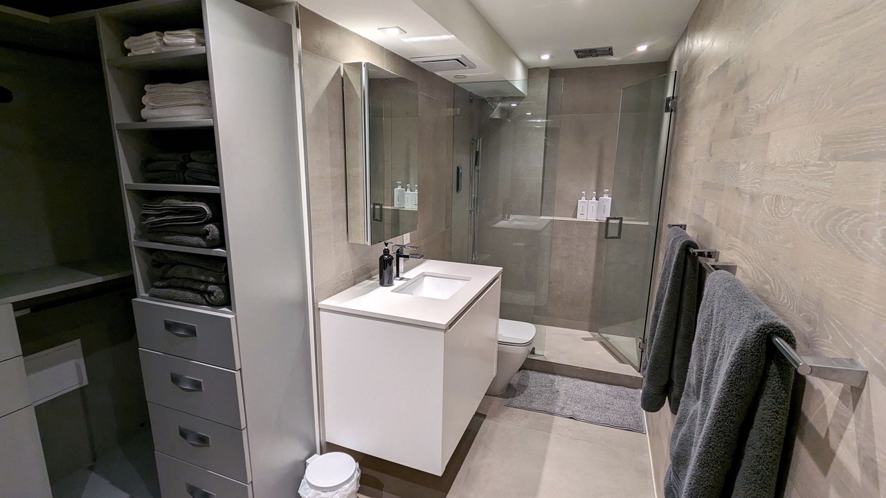 Photo of Bathroom in West Avenue