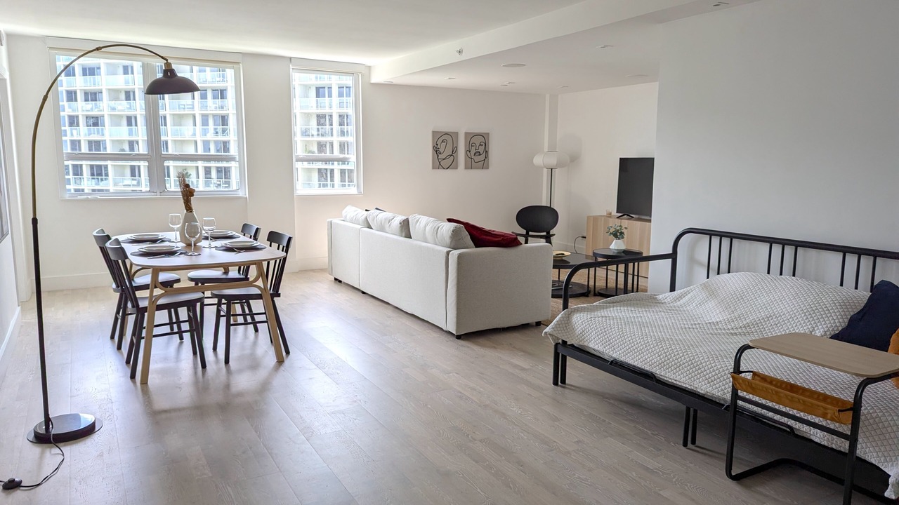 Photo of Livingroom in West Avenue