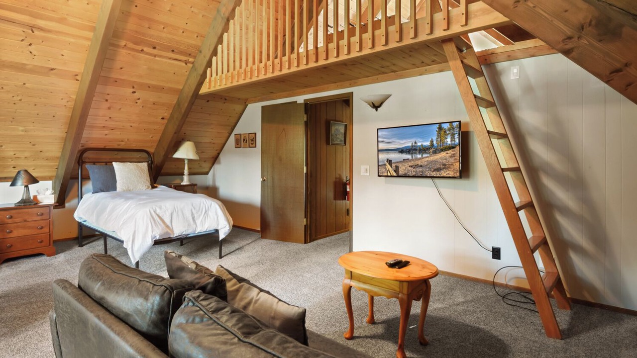 Photo of Bedroom in Carnelian Bay