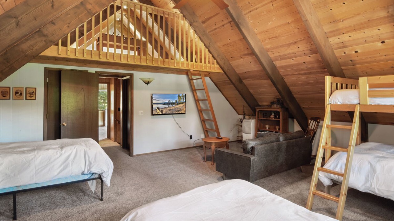 Photo of Bedroom in Carnelian Bay