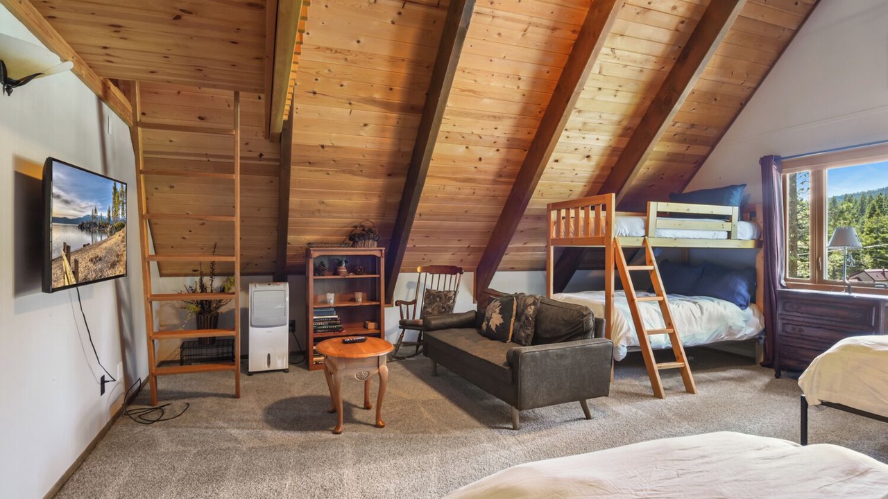 Photo of Bedroom in Carnelian Bay
